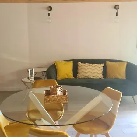 Apartman O Cantinho Da Penetra Al *